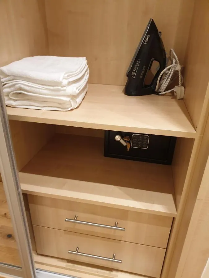 London Luxury 1 Bed Flat 4 Mins To Ilford Stn - Kitchen, Garden, Parking, Wifi Lejlighed